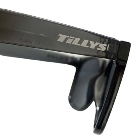 UVA & UVB Protection - Classic Sunglasses by: Tilly’s - Picture 9 of 11